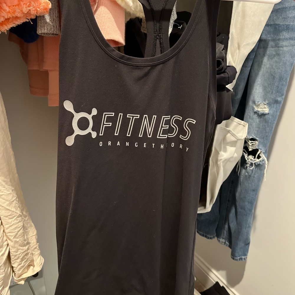 Lululemon Nulu tank